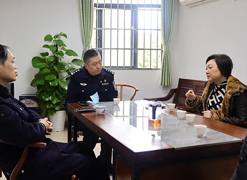加强党建共建，亲昵警企关系